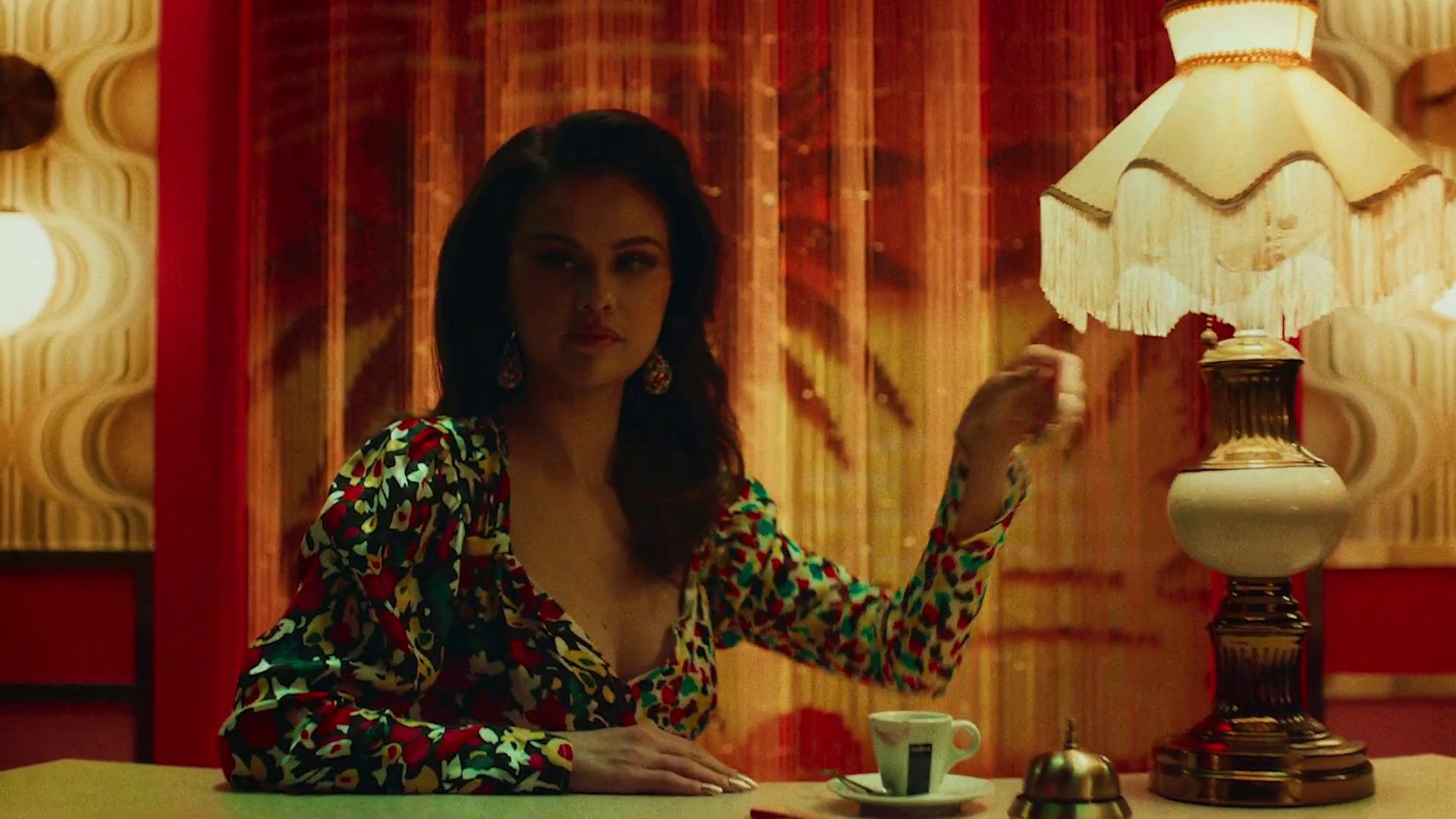 Selfish_Love_MV_49.jpg