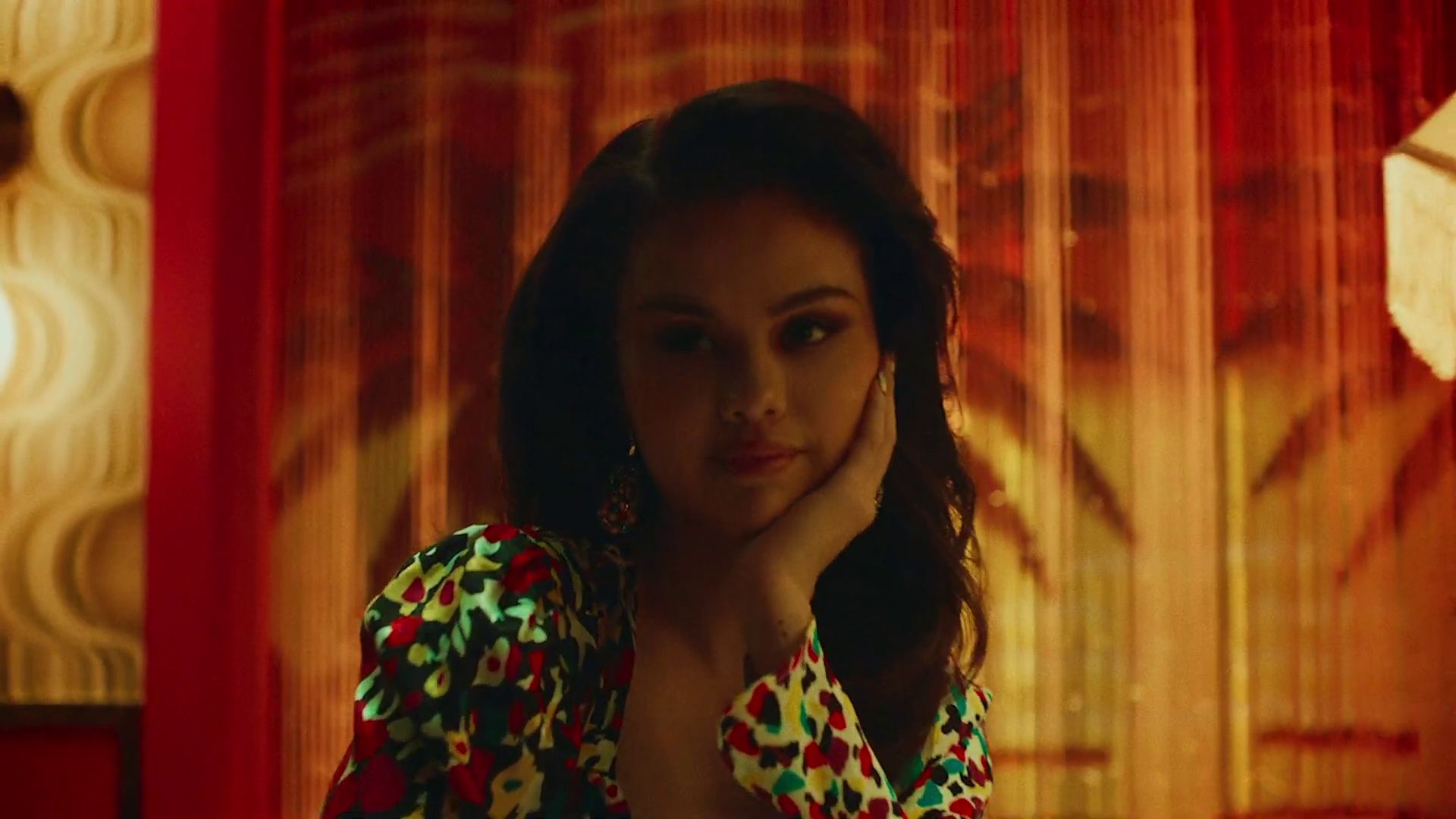 Selfish_Love_MV_51.jpg