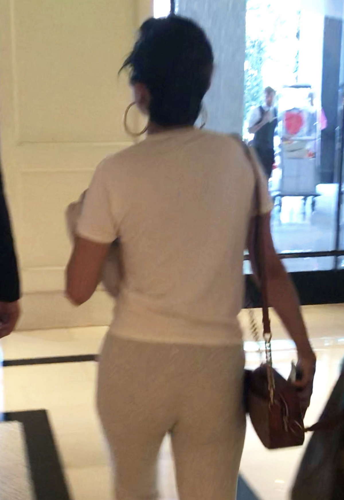 Spotted_at_the_London_Hotel_in_West_Hollywood_-_June_2800003.jpg