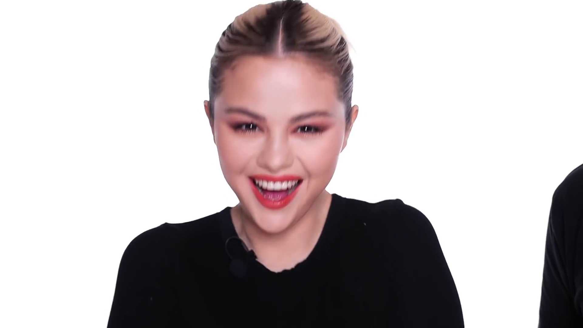 Summer_Day_To_Night_Makeup_With_Selena_Gomez_32.jpg