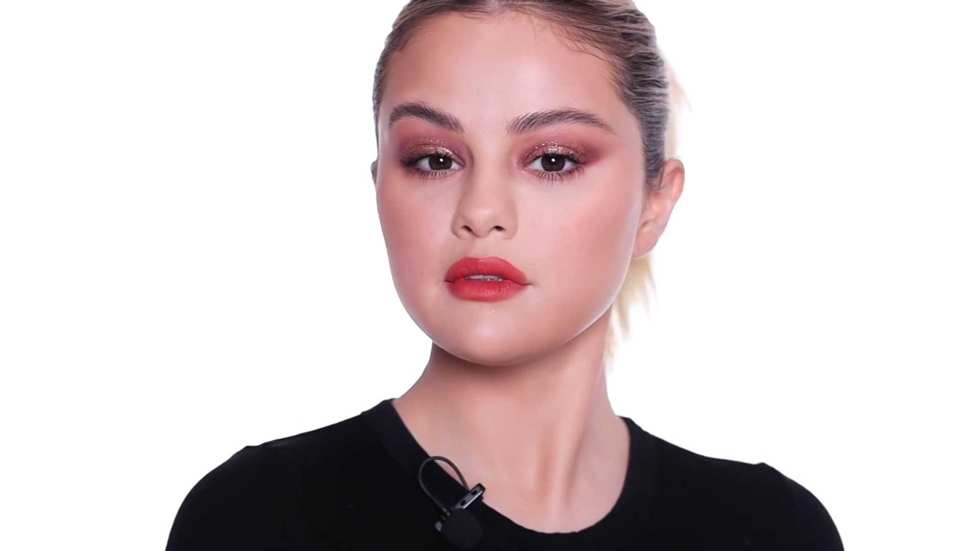Summer_Day_To_Night_Makeup_With_Selena_Gomez_35.jpg