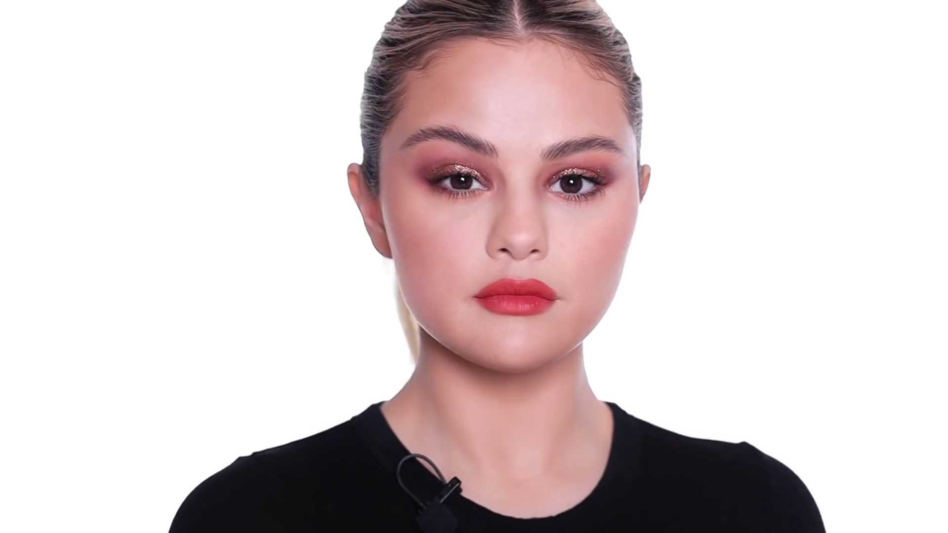 Summer_Day_To_Night_Makeup_With_Selena_Gomez_36.jpg