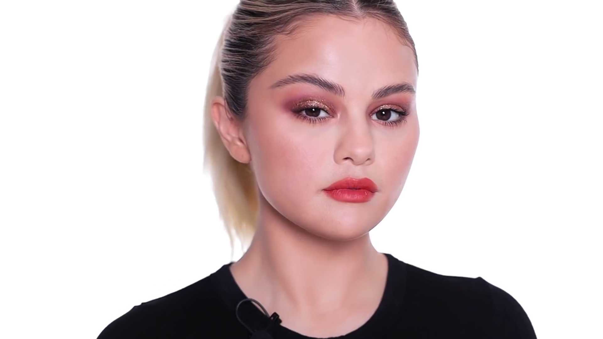 Summer_Day_To_Night_Makeup_With_Selena_Gomez_37.jpg