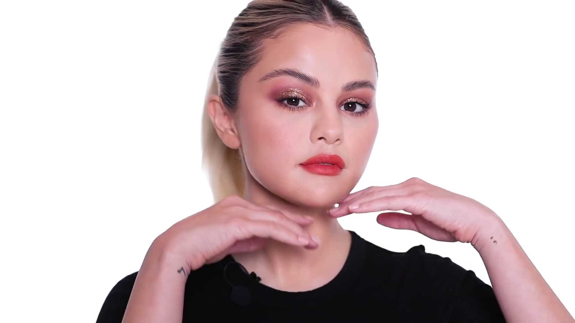 Summer_Day_To_Night_Makeup_With_Selena_Gomez_38.jpg