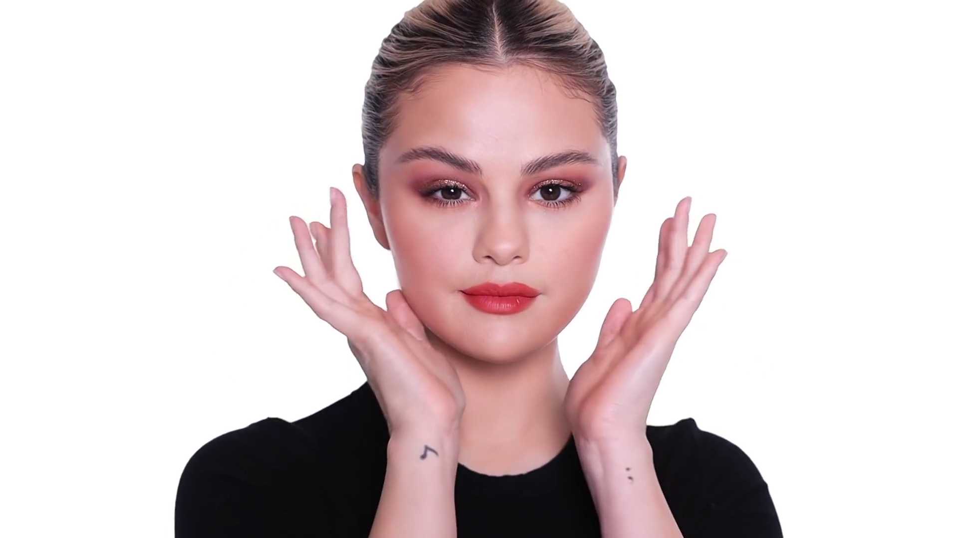 Summer_Day_To_Night_Makeup_With_Selena_Gomez_44.jpg