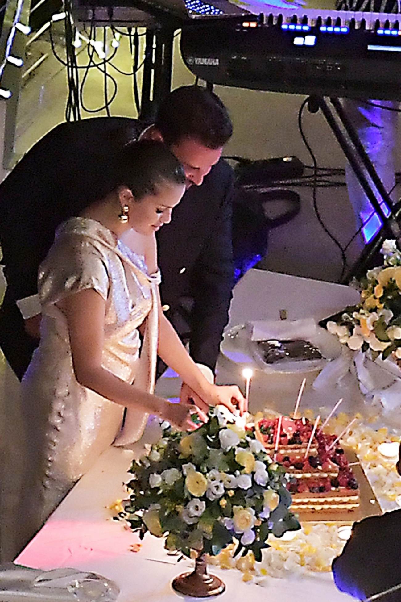 selena-gomez-birthday-party-andrea-iervolino_03.jpg