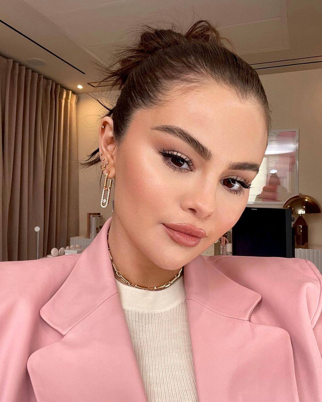 selena_285129.jpg