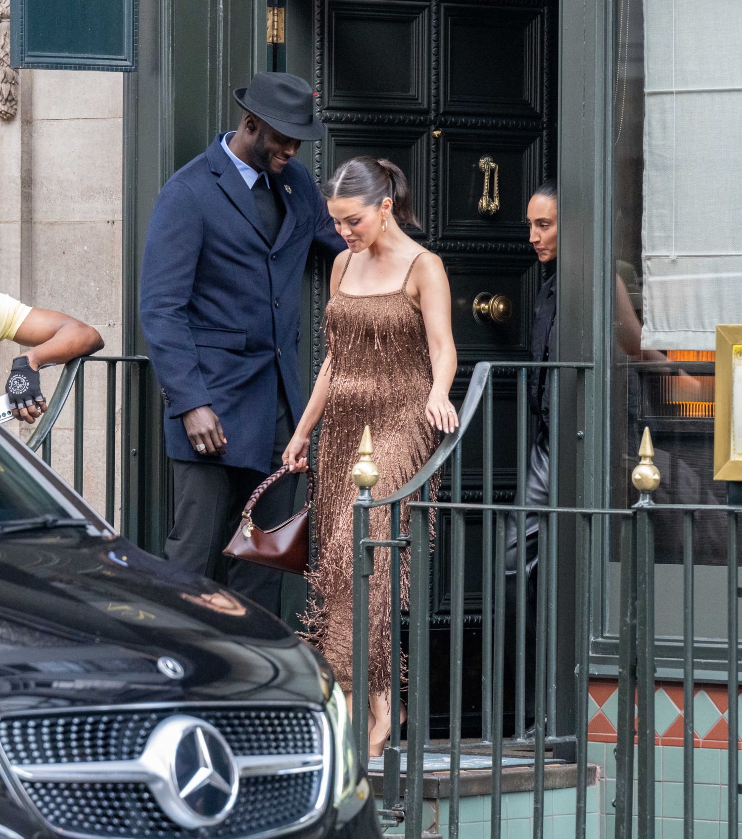 selena_gomez_-_visits_gymkhana_restaurant_in_mayfair_-_london2C_england_-_may_152C_2026_19.jpg
