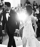 Selena_Gomez_-_2017_MET_Gala_at_The_Metropolitan_Museum_of_Art_on_May_1-54.jpg