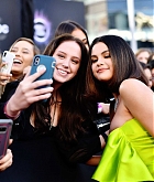 Selena_Gomez_-_2019_American_Music_Awards_at_Microsoft_Theater_in_LA_November_242C_2019-06.jpg