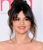 Selena_Gomez_-_2020_Hollywood_Beauty_Awards-17.jpg