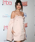 Selena_Gomez_-_2020_Hollywood_Beauty_Awards__in_Los_Angeles2C_2020-02-06-03~0.jpg