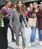 Selena_Gomez_-_Arriving_the_Midtown_hotel_in_NY_October_282C_2019-04.jpg