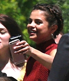 Selena_Gomez_-_At_David_Henrie___Maria_Cahill_s_Wedding_in_Los_Angeles_on_April_21-03.jpg