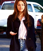 Selena_Gomez_-_At_Ernie_s_Mexican_restaurant_in_Los_Angeles2C_CA_on_February_282C_2018-01.jpg