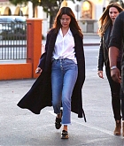 Selena_Gomez_-_At_Ernie_s_Mexican_restaurant_in_Los_Angeles2C_CA_on_February_282C_2018-04.jpg