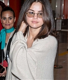 Selena_Gomez_-_At_Nice_Airport_-_May_132C_2019-08.jpg