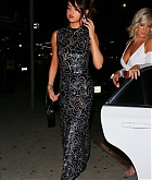 Selena_Gomez_-_At_eatery_in_LA_on_July_24-03.jpg