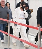 Selena_Gomez_-_At_the_airport_in_New_York_September_142C_202305.jpg