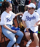 Selena_Gomez_-_Big_Slick_celebrity_softball_game_in_Kansas_City2C_Missouri_28June_072C_201929-05.jpg