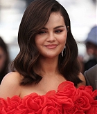 Selena_Gomez_-_Emilia_Perez_Photocall_at_the_77th_annual_Cannes_Film_Festivals_on_May_192C_2024_109.jpg