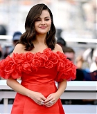 Selena_Gomez_-_Emilia_Perez_Photocall_at_the_77th_annual_Cannes_Film_Festivals_on_May_192C_2024_52.jpg