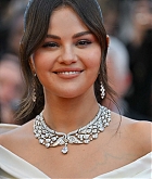 Selena_Gomez_-_Emilia_Perez_Premiere_at_the_77th_annual_Cannes_Film_Festival_on_May_18_86.jpg