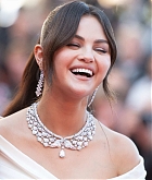 Selena_Gomez_-_Emilia_Perez_Premiere_at_the_77th_annual_Cannes_Film_Festival_on_May_18_90.jpg