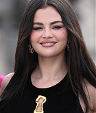Selena_Gomez_-_Emilia_Perez_photocall_during_the_68th_BFI_London_Film_Festival_-_October_102C_2024_25.jpg