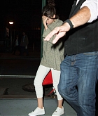 Selena_Gomez_-_Enjoy_a_dinner_date_at_Nobu2C_NYC_on_September_3-01.jpg