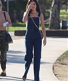 Selena_Gomez_-_Enjoys_a_day_at_the_park_with_friends_in_Los_Angeles_-_February_200003.jpg