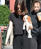 Selena_Gomez_-_Filming_Woody_Allen_film_with_her_puppy_in_NYC_on_September_19-06.jpg