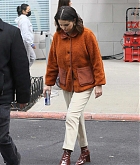 Selena_Gomez_-_Filming__Only_Murders_in_the_Building__in_New_York_March_232C_202202.jpg