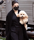 Selena_Gomez_-_Filming_scenes_for__Only_Murders_In_The_Building__In_New_York_City_March_102C_2021_05.jpg