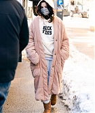 Selena_Gomez_-_Films__Only_Murders_in_the_Building__in_the_Upper_West_Side_of_New_York_City2C_02202021_04.jpg