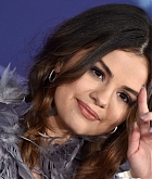 Selena_Gomez_-_Frozen_2_premiere_in_Hollywood_November_72C_2019-19.jpg