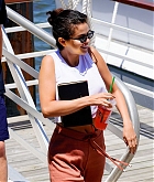 Selena_Gomez_-_Goes_on_a_yacht_with_her_best_friends_in_New_York_on_July_82C_2018-01.jpg