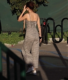 Selena_Gomez_-_Goes_to_pilates_and_AMA_rehearsals_in_LA_on_November_8-03.jpg