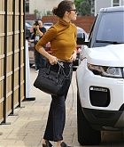 Selena_Gomez_-_Has_lunch_with_friends_at_Soho_House_in_Malibu_on_March_22-12.jpg