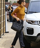 Selena_Gomez_-_Has_lunch_with_friends_at_Soho_House_in_Malibu_on_March_22-13.jpg