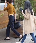 Selena_Gomez_-_Has_lunch_with_friends_at_Soho_House_in_Malibu_on_March_22-20.jpg