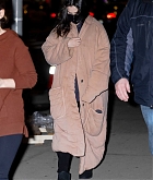 Selena_Gomez_-_Heading_to_the_set_of__Only_Murders_in_the_Building__in_New_York_City_March_112C_2021_01.jpg