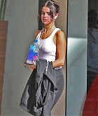 Selena_Gomez_-_Hits_the_gym_in_LA_on_November_3-32.jpg