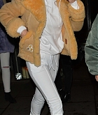 Selena_Gomez_-_In_London2C_UK_on_December_3-04.jpg