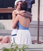 Selena_Gomez_-_In_Montego_Bay2C_Jamaica_with_Justin_Bieber_on_February_19-01.jpg