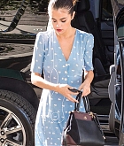 Selena_Gomez_-_In_NYC_on_October_18-06.jpg