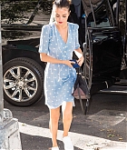 Selena_Gomez_-_In_NYC_on_October_18-07.jpg