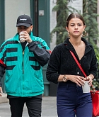 Selena_Gomez_-_In_West_Village2C_NYC_on_September_3-36.jpg