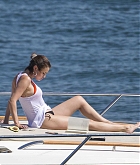 Selena_Gomez_-_In_a_bikini_on_a_Yacht_in_Sydney_on_March_19-05.jpg