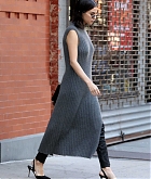 Selena_Gomez_-_Leaving_her_apartment_in_New_York_on_October_22-02.jpg